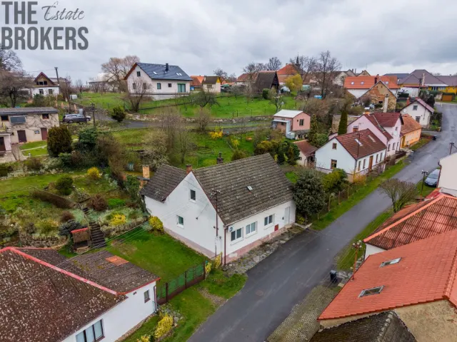 Letecký pohled na dům a okolí